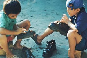 CÓ THỂ ƯNG THƯ VÌ XI ĐÁNH GIÀY?